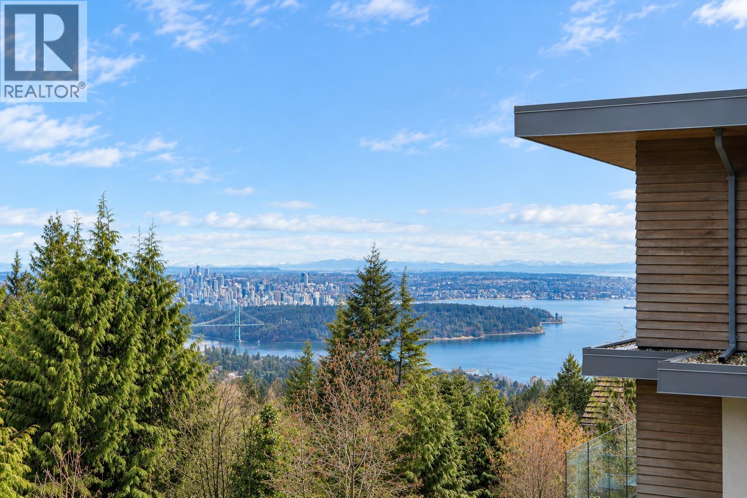 Listing photo — 1448 Sandhurst Place, West Vancouver (MLS® R3172272)