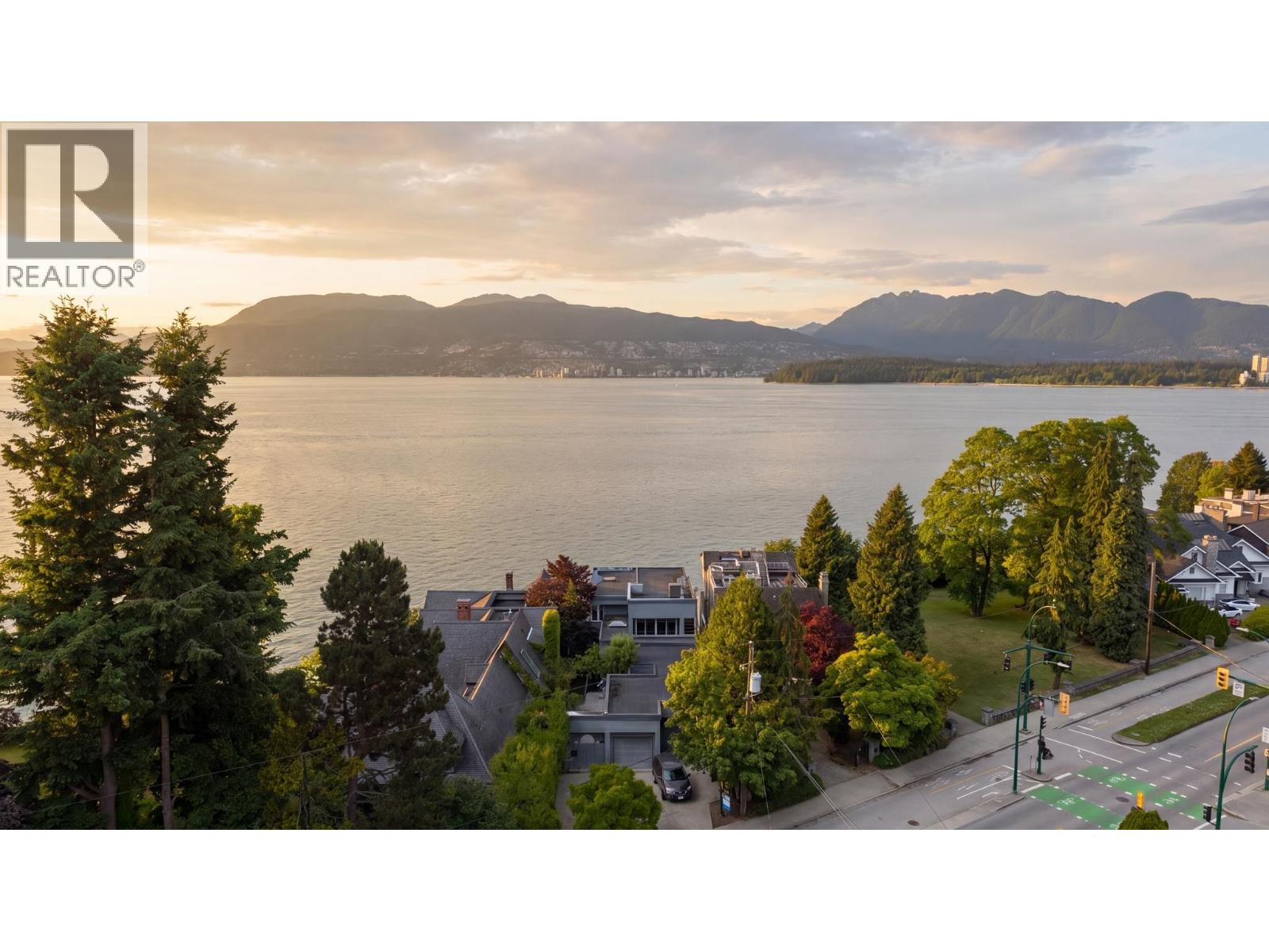 Listing photo — 2711 Point Grey Road, Vancouver (MLS® R3169012)