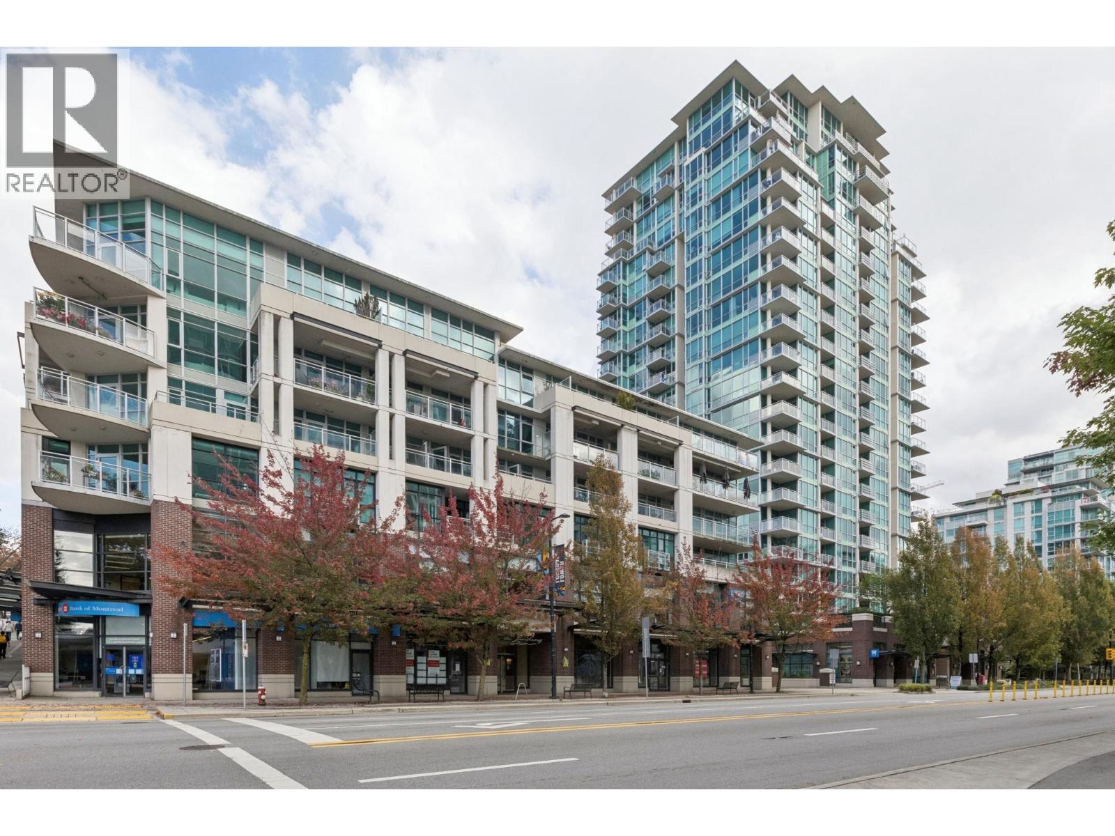 Listing photo — PH601 – 100 E Esplanade, North Vancouver (MLS® R3170060)