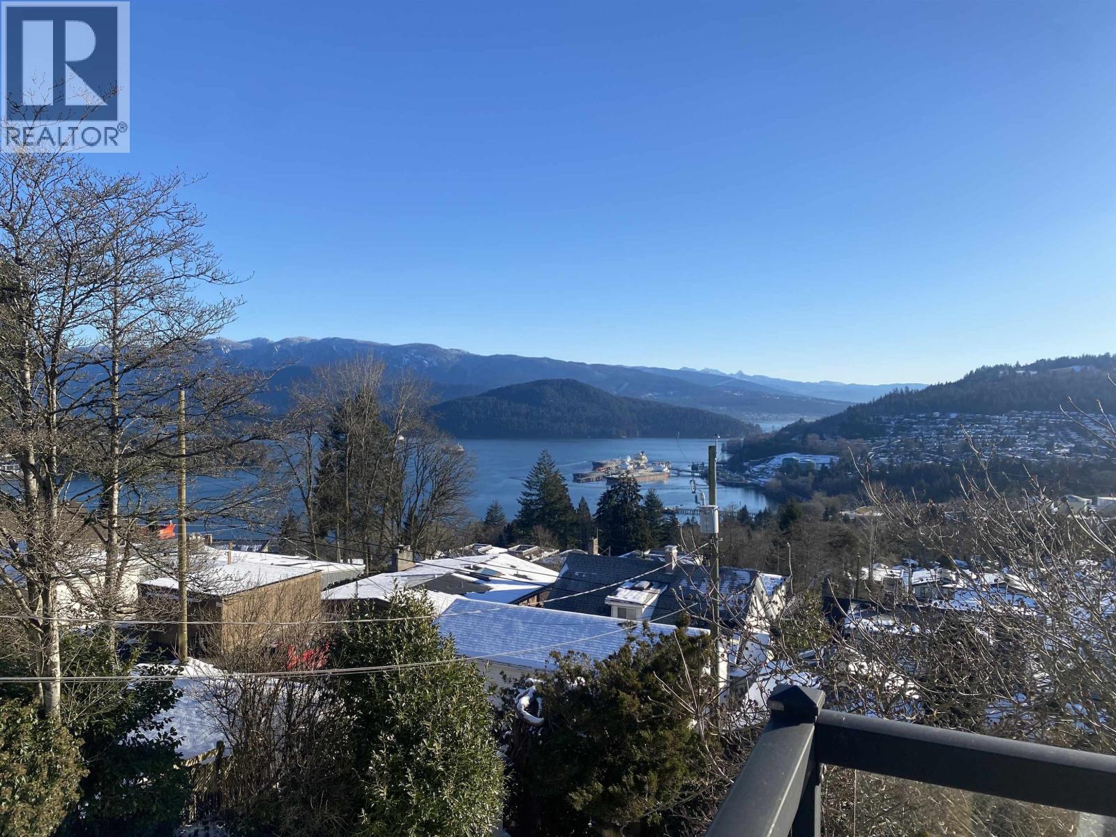 Listing photo — 190 N Ellesmere Avenue, Burnaby (MLS® R3171984)