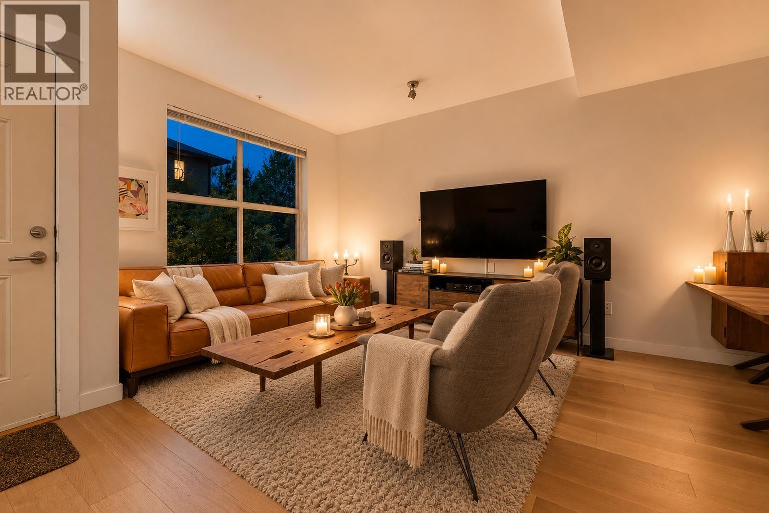 Listing photo — 3 – 307 E 15th Street, North Vancouver (MLS® R3172056)