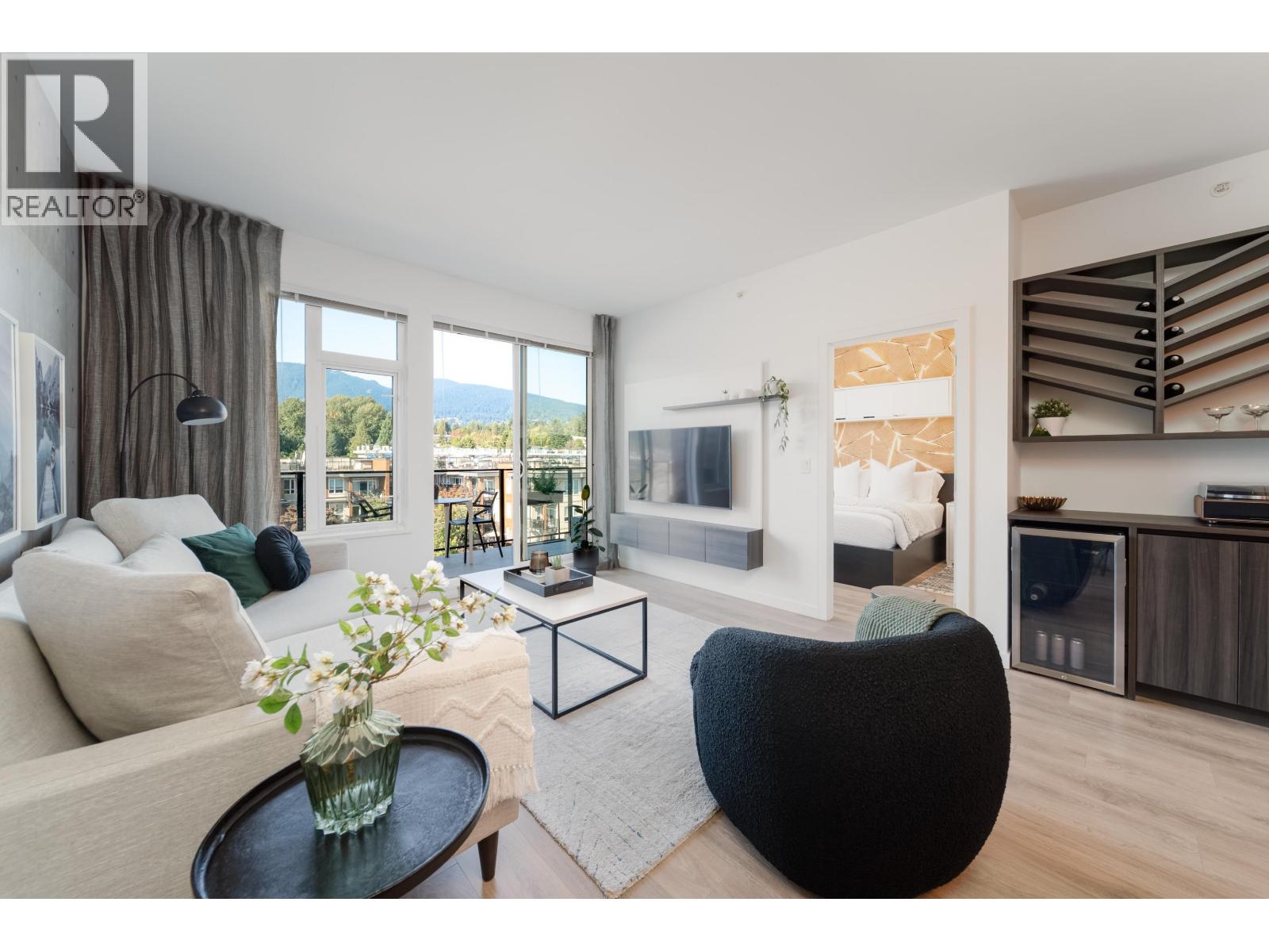 Listing photo — 517 – 725 Marine Drive, North Vancouver (MLS® R3175502)