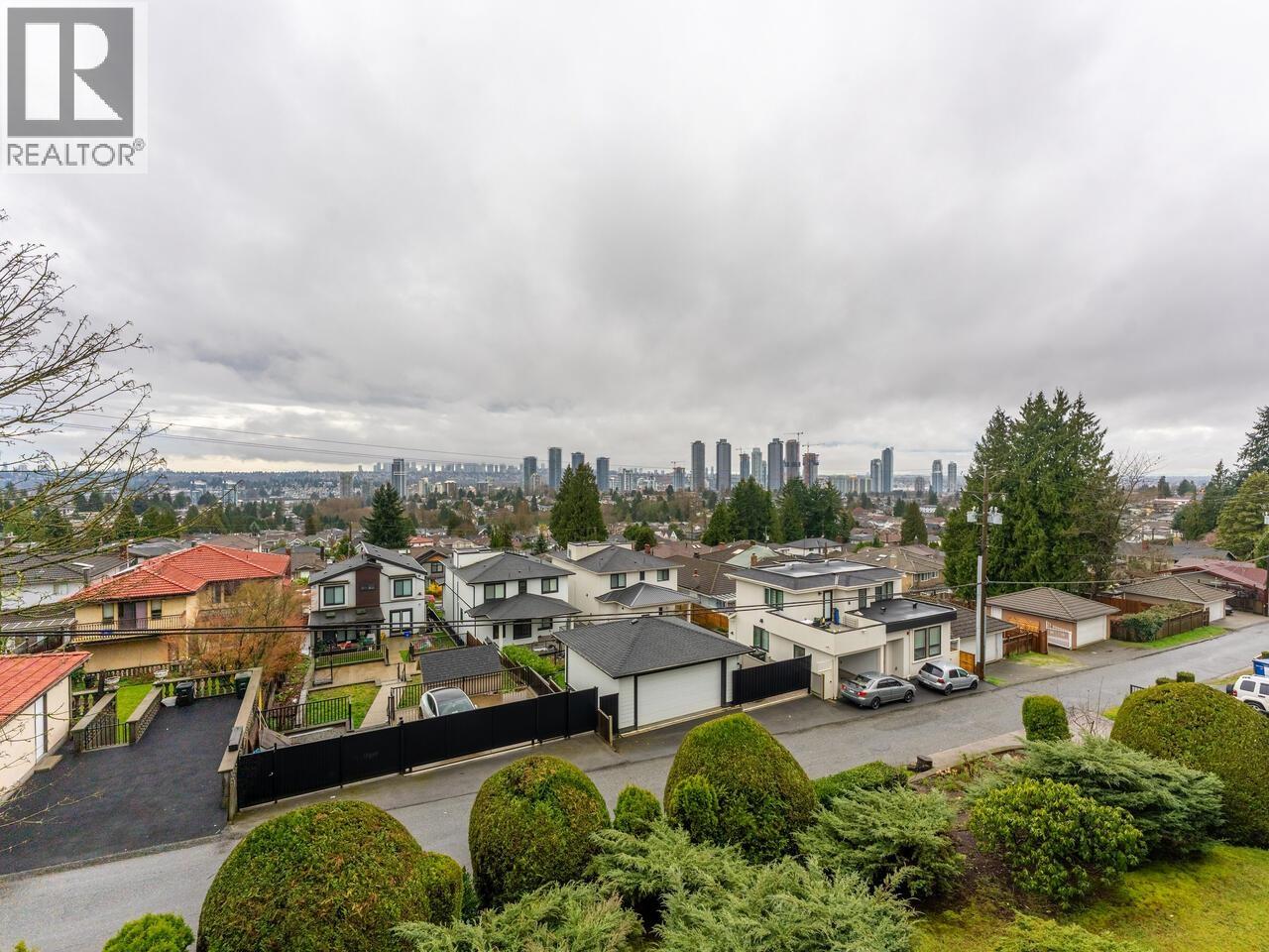 Listing photo — 307 – 5340 Hastings Street, Burnaby (MLS® R3177174)